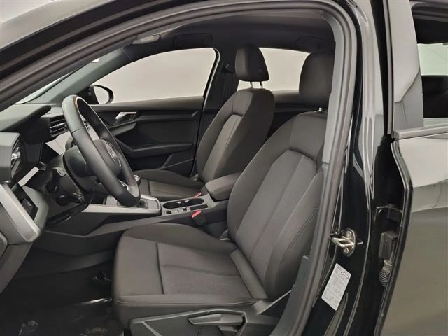 Audi A3 30 TDI Avant Sedan