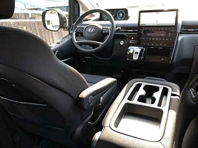 Hyundai Staria Trend