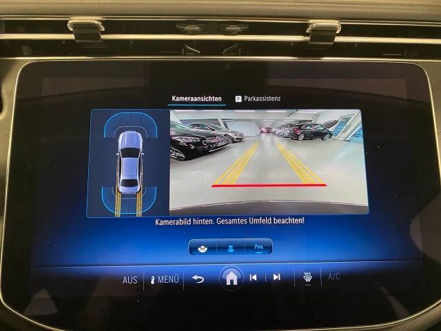 Mercedes-Benz E 200 Sedan