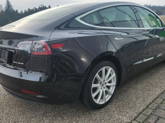 Tesla Model 3 AWD Long Range