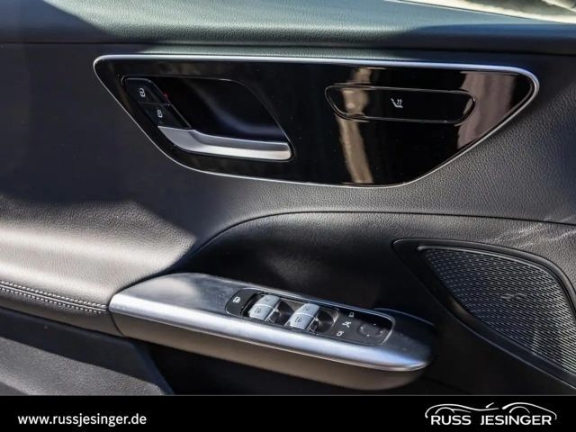 Mercedes-Benz C 200 AVANTGARDE Sedan