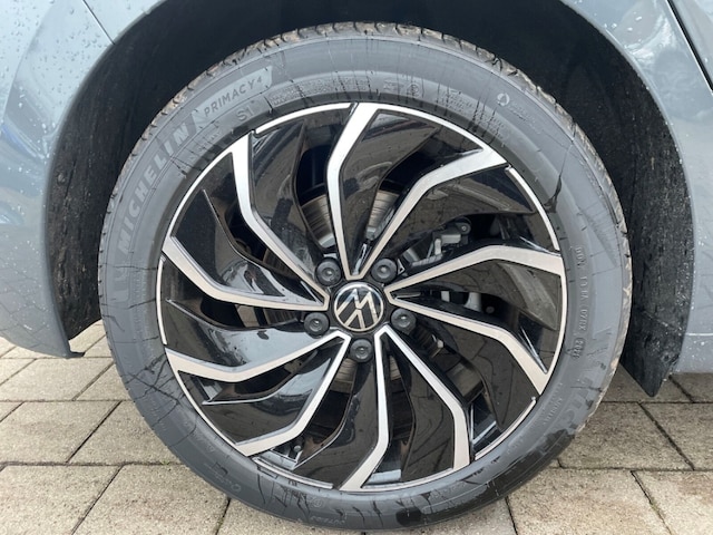 Volkswagen Golf 1.5TSI Active AHK LED+ Nav ACC SHZ PDC RKam