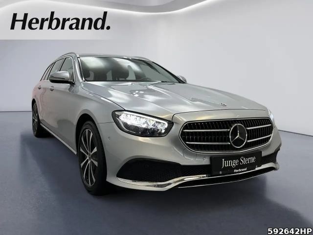 Mercedes-Benz E 300 AVANTGARDE Estate