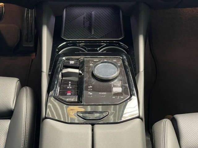 BMW 520 520d M-Sport Sedan