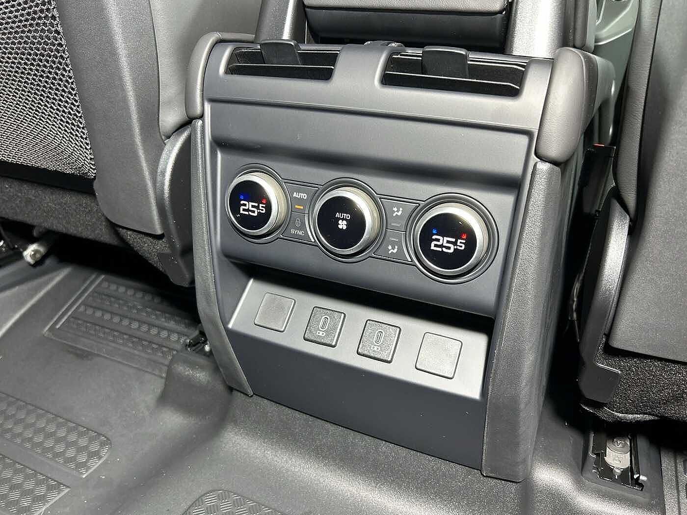 Land Rover Defender 110