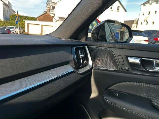 Volvo V60 AWD Plus T8