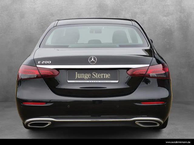 Mercedes-Benz E 200 Sedan