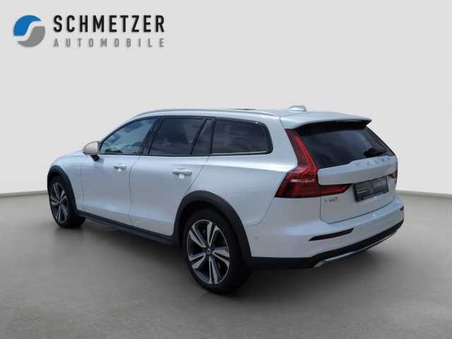 Volvo V60 Cross Country AWD Plus