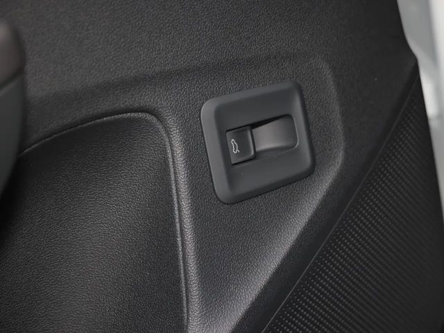 Volkswagen T-Roc 1.5 eTSI DSG R-Line