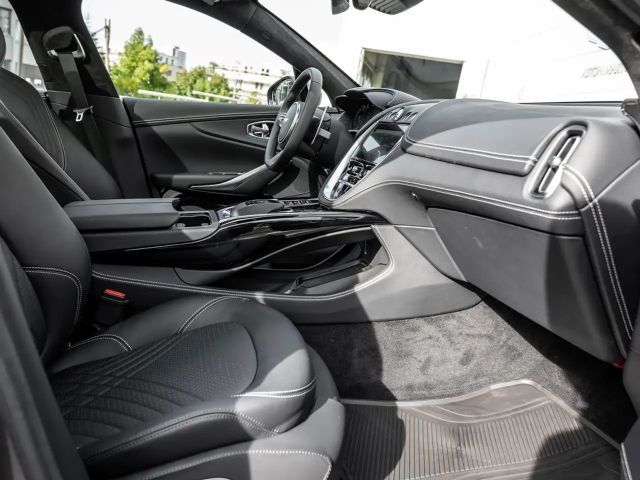 Aston Martin DBX Magnetic Silver