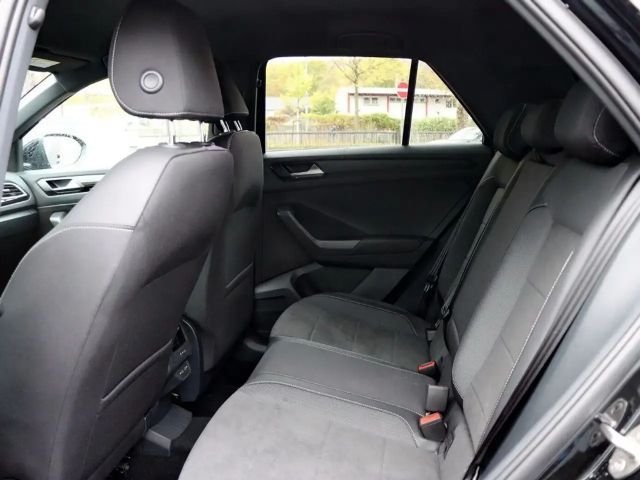 Volkswagen T-Roc 1.5 TSI DSG IQ.Drive R-Line
