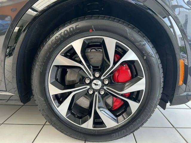 Ford Mustang Mach-E AWD Premium