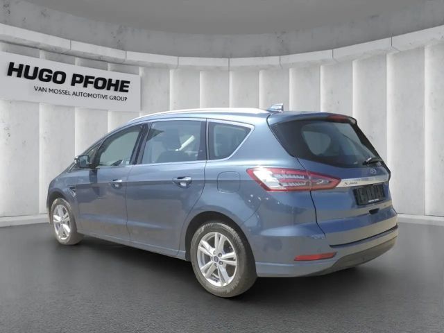 Ford S-Max Titanium