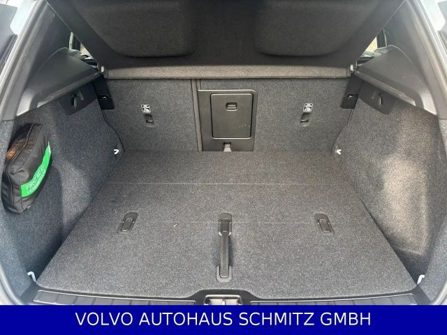 Volvo XC40 AWD Plus Recharge Twin Engine