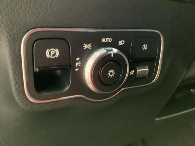 Mercedes-Benz B 220 B 220 d