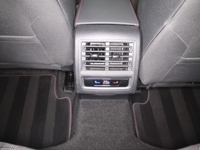 Volkswagen Golf 2.0 TSI DSG Style