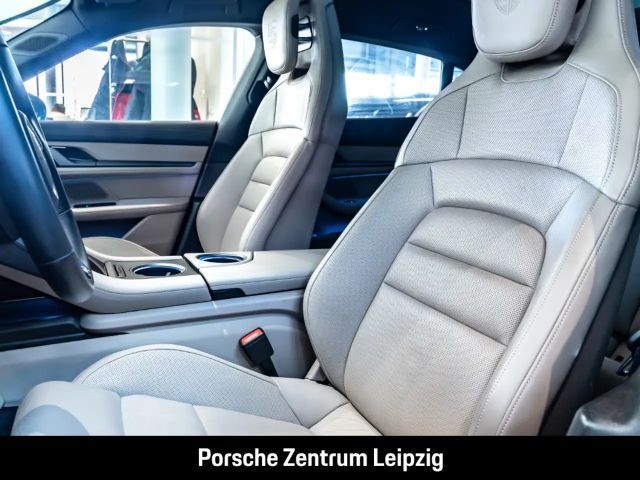 Porsche Taycan 4S Cross Turismo