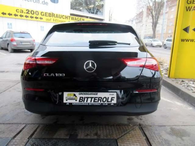 Mercedes-Benz CLA 180 Shooting Brake