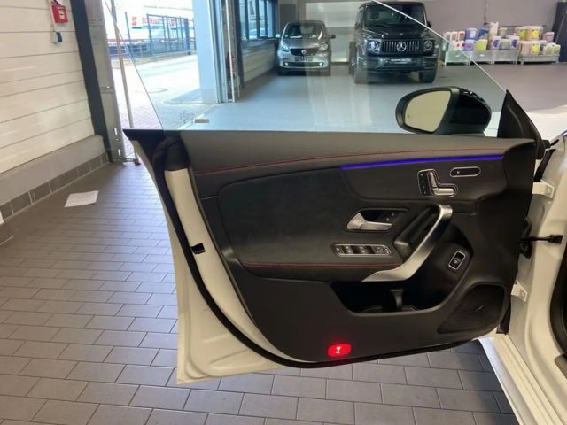 Mercedes-Benz CLA 180 CLA