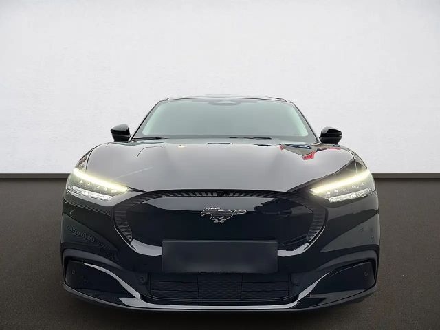 Ford Mustang Mach-E ST Line