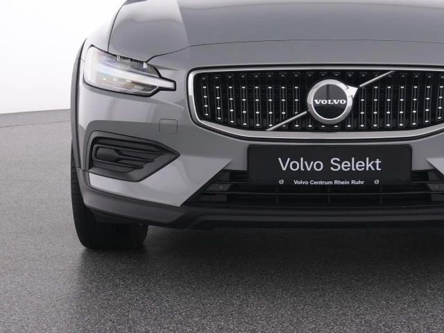 Volvo V60 Cross Country AWD Plus