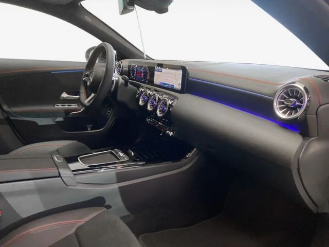 Mercedes-Benz CLA 180 CLA