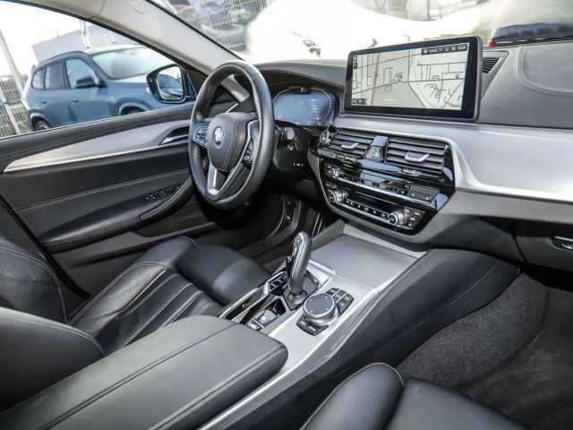 BMW 530 530d Luxury Line Sedan xDrive