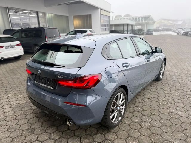 BMW 120 120i Sedan Sport Line