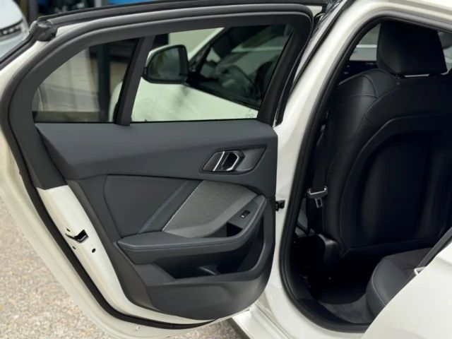 BMW 118 118d M-Sport Sedan