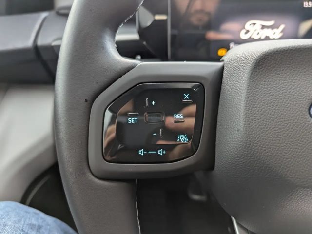 Ford Explorer Extended range RWD