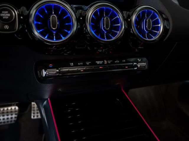 Mercedes-Benz GLA 200 AMG Line