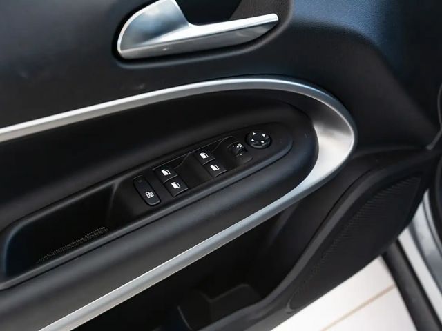 Jeep Avenger Full-Electric Summit