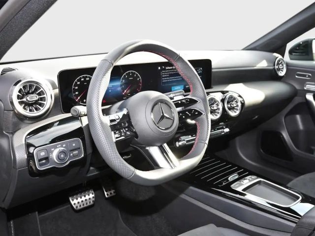 Mercedes-Benz A 180 AMG Line