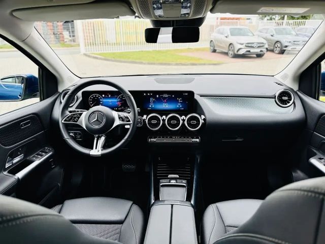 Mercedes-Benz B 200 Progressive Sedan