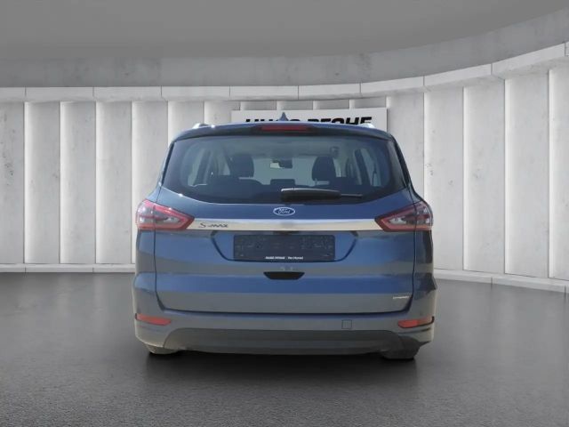 Ford S-Max Titanium