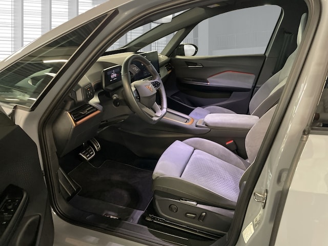 Cupra Born electric Navi Wärmepumpe Massagesitze LED ACC Mehrzonenklima Fahrerprofil