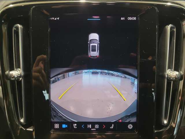 Volvo XC40 XC40 Navi LED Klima Standhzg Einparkhilfe el. Fenster