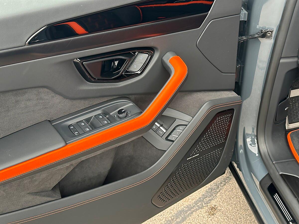 Lamborghini Urus URUS SE