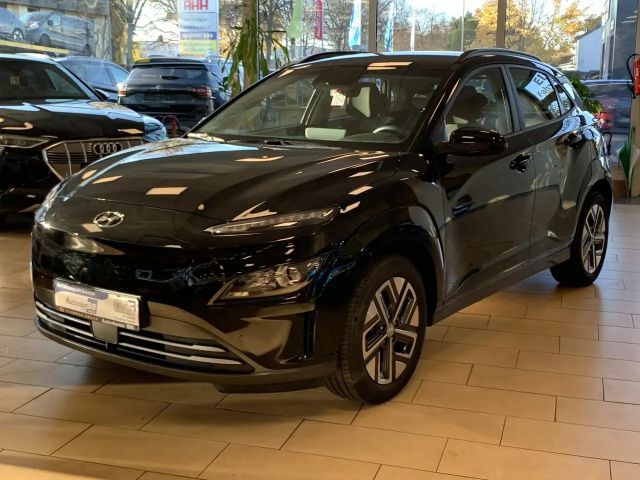 Hyundai Kona Select