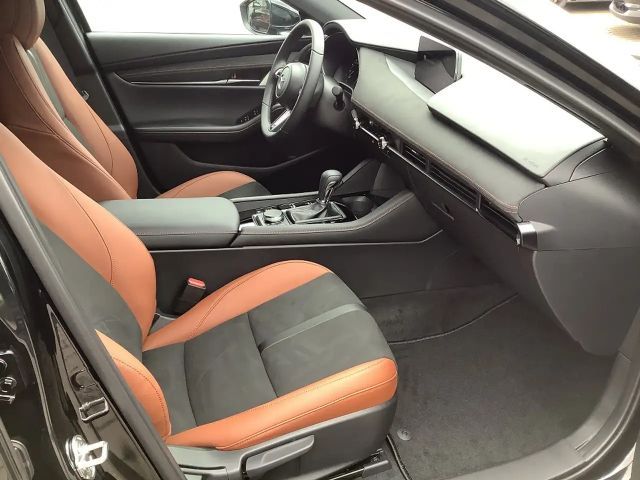 Mazda 3 2.5L SkyActiv e-Skyactiv