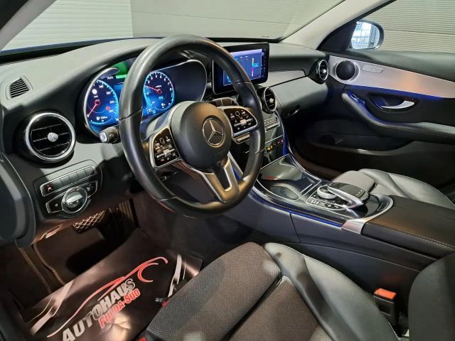 Mercedes-Benz C 300 C 300 e Sedan