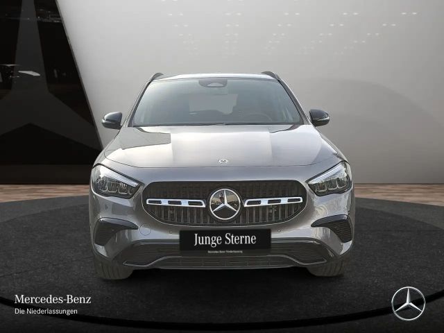 Mercedes-Benz GLA 200 Progressive