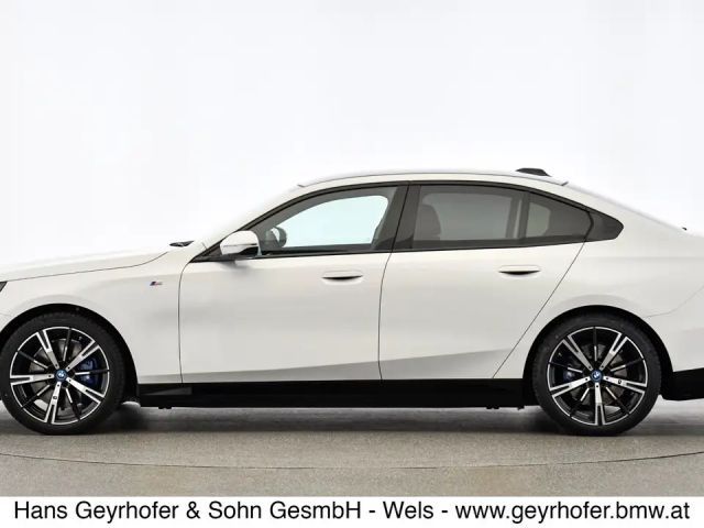 BMW i5 Sedan