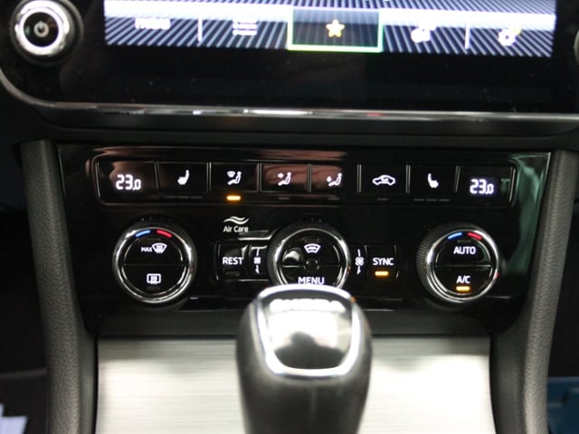 Skoda Superb 2.0 TDI Combi