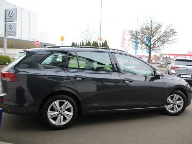 Volkswagen Golf Life Variant