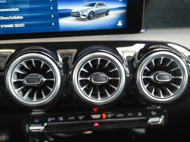 Mercedes-Benz A 250 A 250 e AMG Line