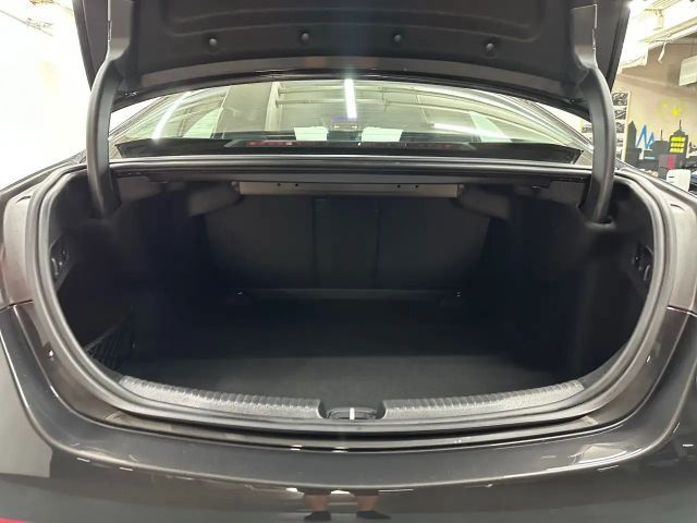 Mercedes-Benz C 300 AMG Line Sedan