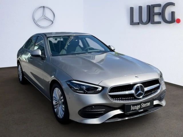 Mercedes-Benz C 200 AVANTGARDE Sedan