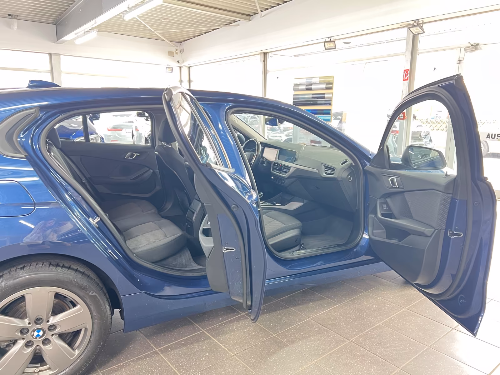 BMW 118 118d Advantage pakket Sedan