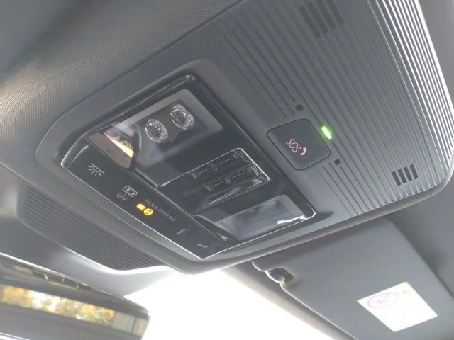 Volkswagen Passat 1.5 eTSI R-Line Variant